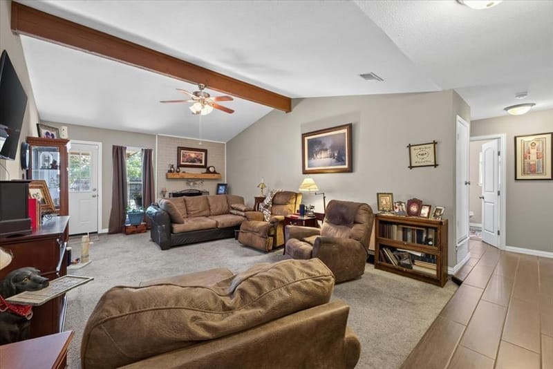 523 Lynnewood Avenue, Burleson TX 76028 - Photo 7