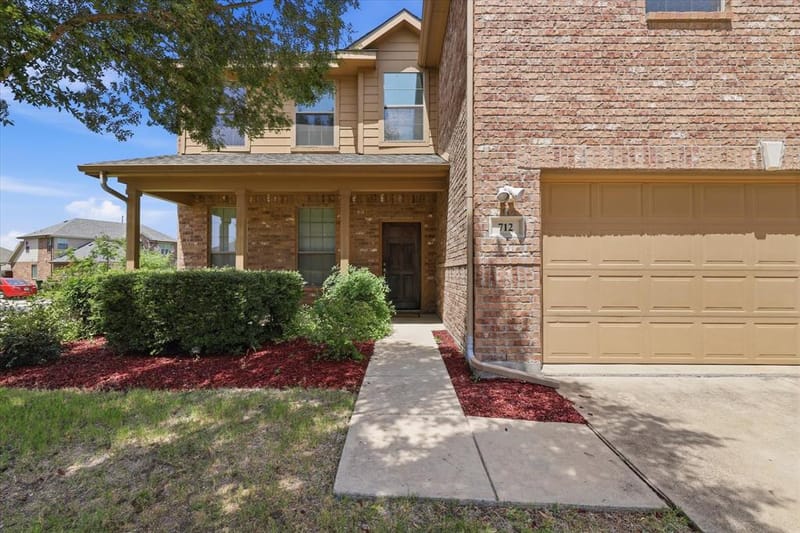 712 Hawk Valley Drive, Little Elm TX 75068 - Photo 3