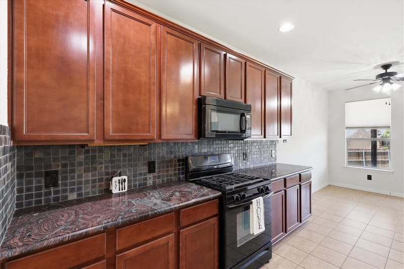 712 Hawk Valley Drive, Little Elm TX 75068 - Photo 18