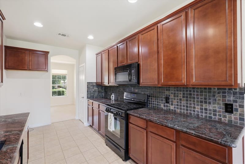 712 Hawk Valley Drive, Little Elm TX 75068 - Photo 15