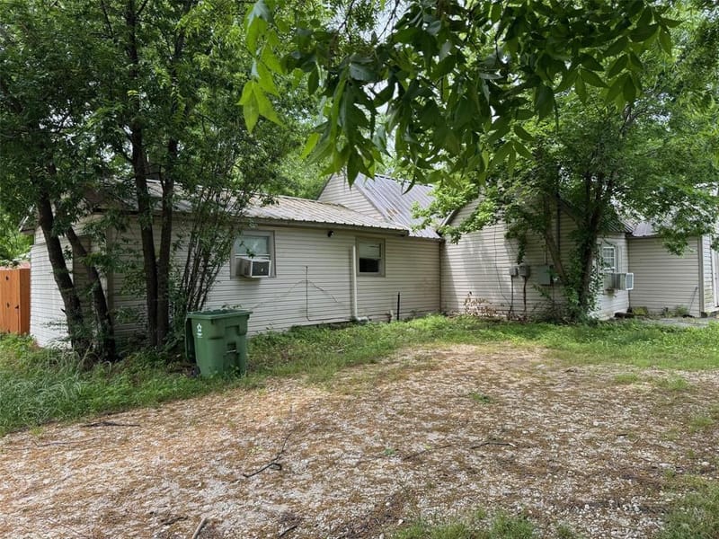 504 Sherman Street, Tioga TX 76271 - Photo 6