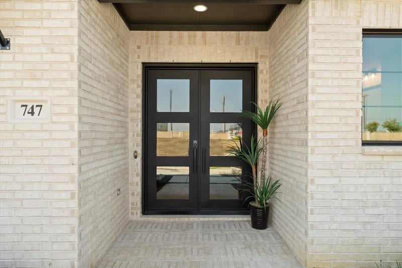 747 Gannon Heights Lane, Frisco TX 75033 - Photo 2