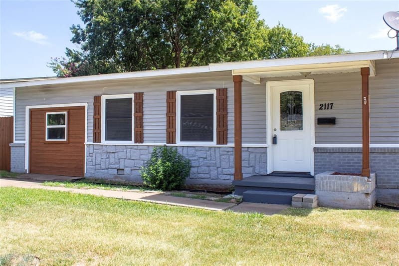 2117 N Hickory Street, Sherman TX 75092 - Photo 3