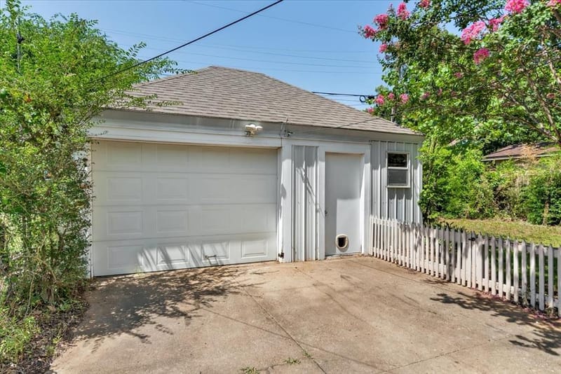 1411 Main Street, Denison TX 75020 - Photo 19