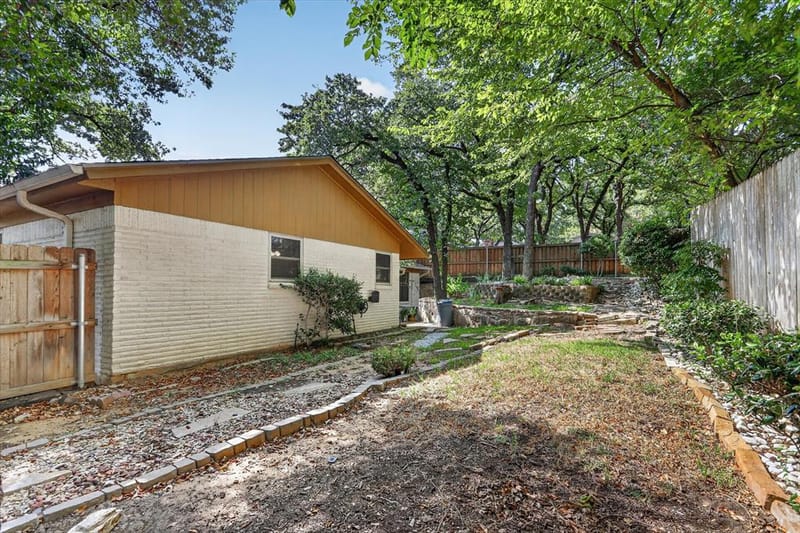 1820 Holly Oak Street, Arlington TX 76012 - Photo 27