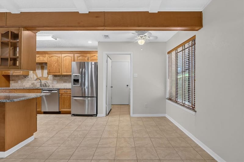 1820 Holly Oak Street, Arlington TX 76012 - Photo 3