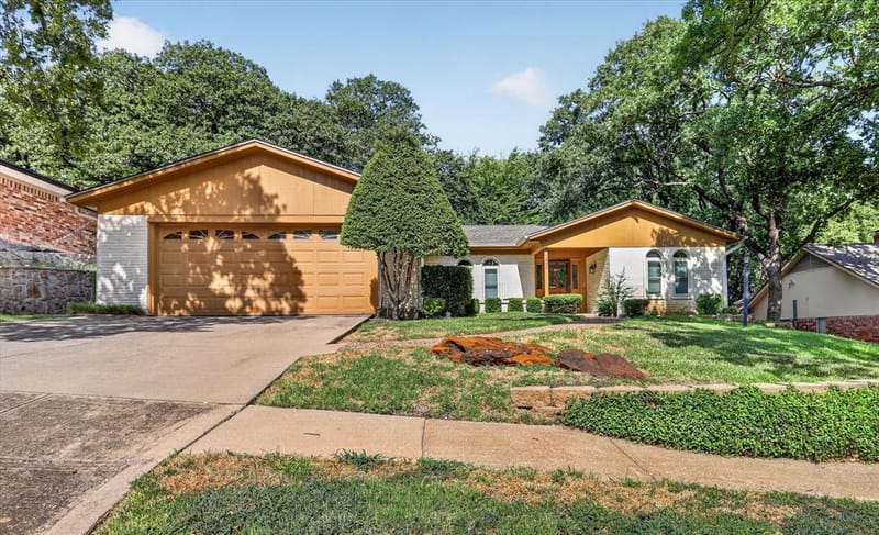 1820 Holly Oak Street, Arlington TX 76012