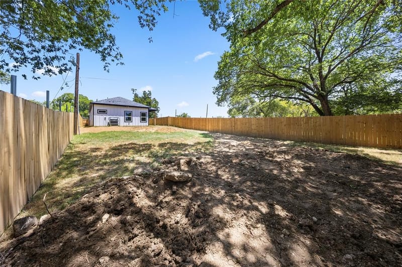1818 E Tucker Street, Fort Worth TX 76104 - Photo 22