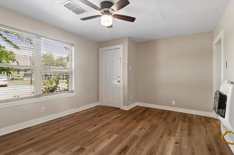 102 N 3rd Street, Sanger TX 76266 - Photo 5