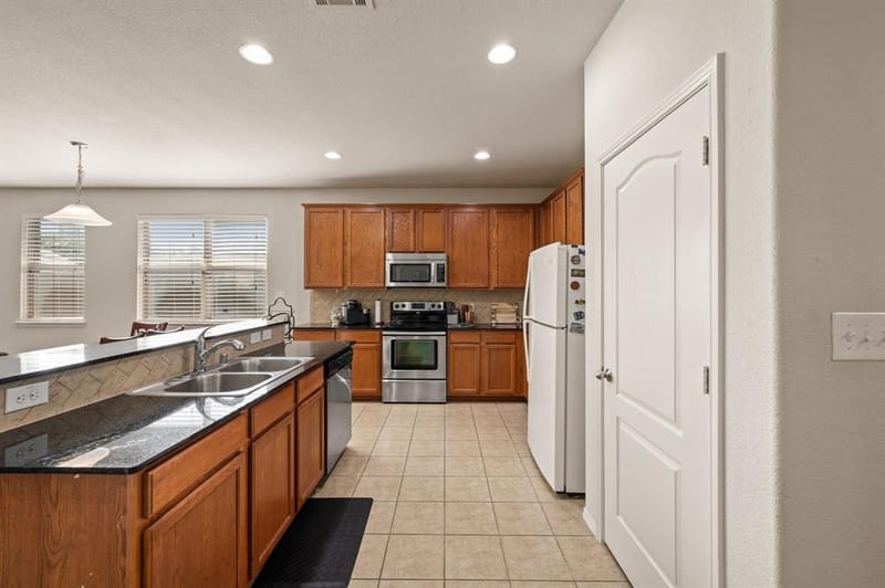 13160 Larks View Point, Fort Worth TX 76244 - Photo 3
