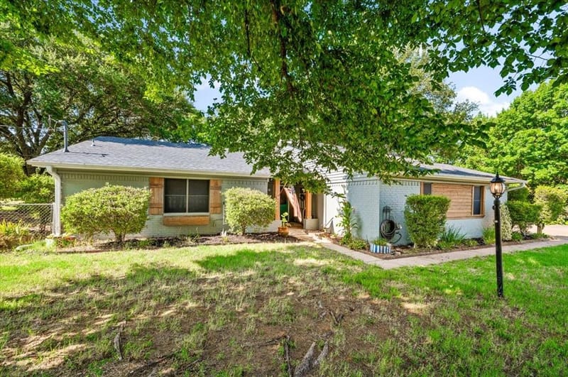 209 Live Oak Lane, Burleson TX 76028 - Photo 23