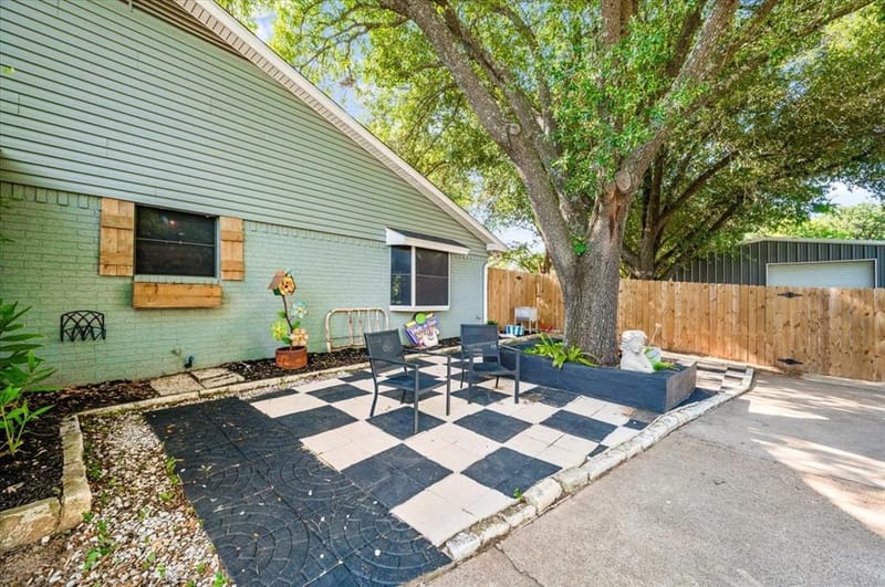 209 Live Oak Lane, Burleson TX 76028 - Photo 3