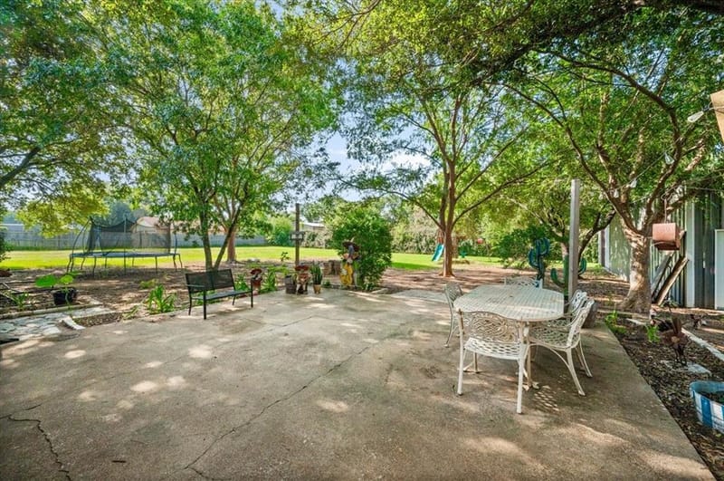 209 Live Oak Lane, Burleson TX 76028 - Photo 18