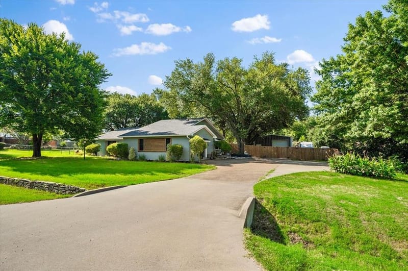 209 Live Oak Lane, Burleson TX 76028 - Photo 25
