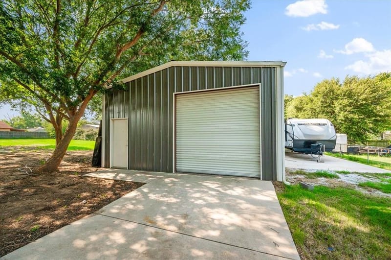 209 Live Oak Lane, Burleson TX 76028 - Photo 21