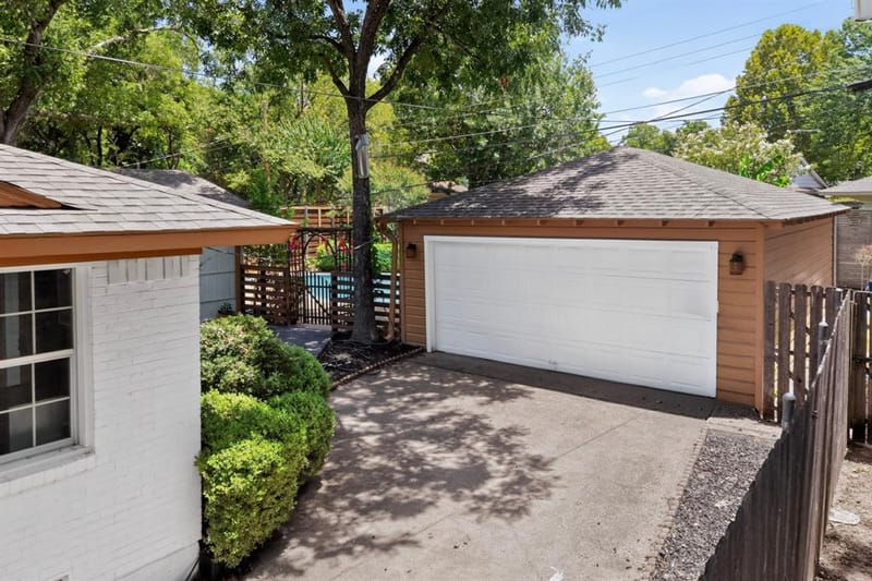 10520 Lippitt Avenue, Dallas TX 75218 - Photo 36