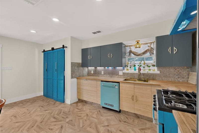 10520 Lippitt Avenue, Dallas TX 75218 - Photo 15