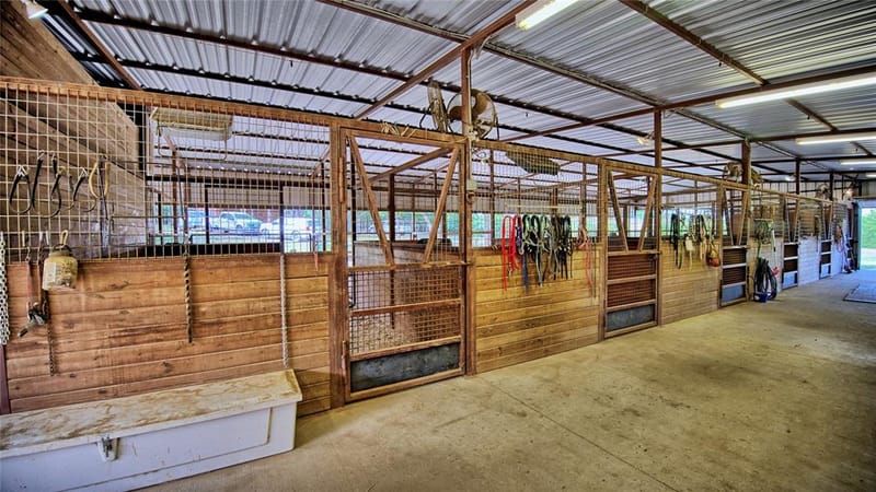 4509 Lazy E Road, Saint Jo TX 76265 - Photo 14