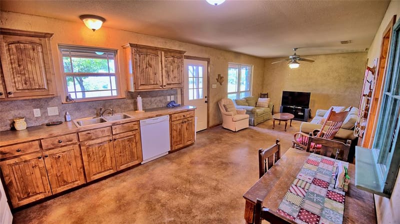 4509 Lazy E Road, Saint Jo TX 76265 - Photo 18