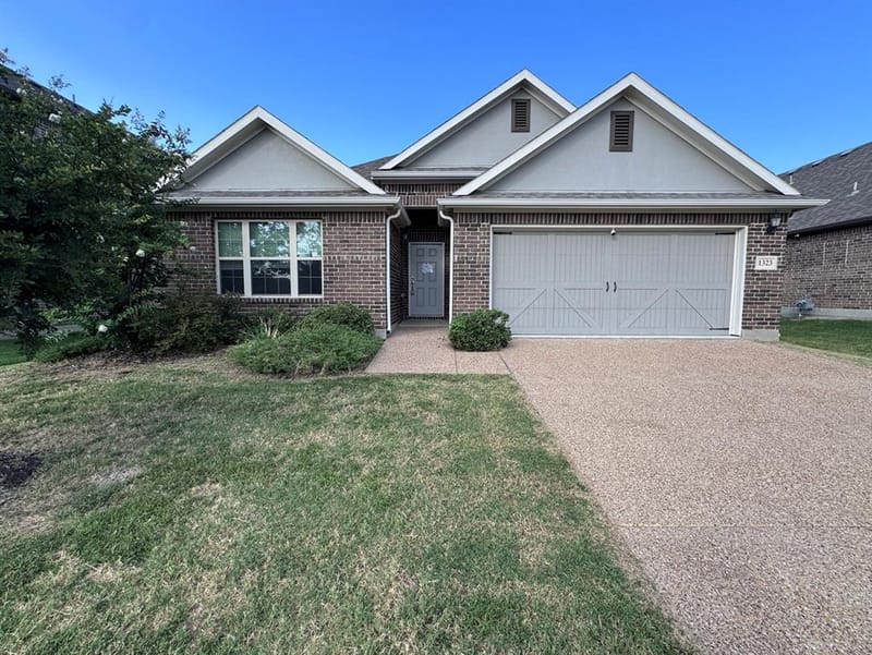 1323 Rosler Street, Mansfield TX 76063 - Photo 2