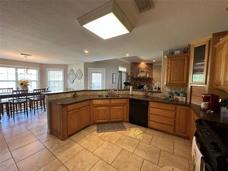 394 Sunland Park, Robinson TX 76706 - Photo 13