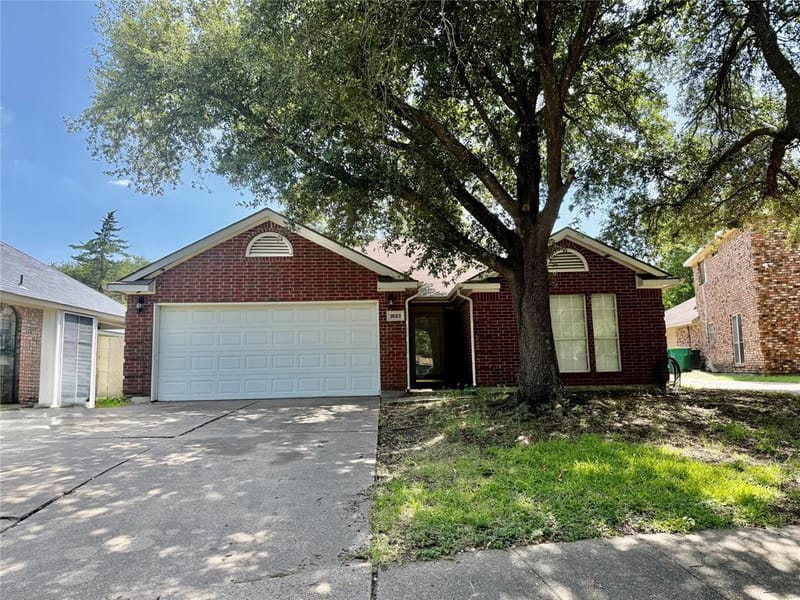 1623 Allen Drive, Cedar Hill TX 75104 - Photo 2
