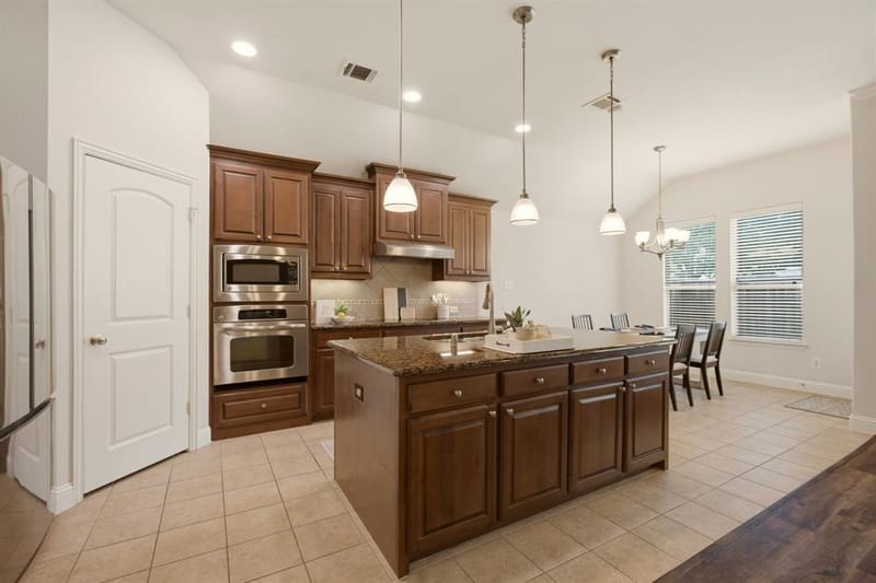 15841 River Glen Drive, Frisco TX 75035 - Photo 6