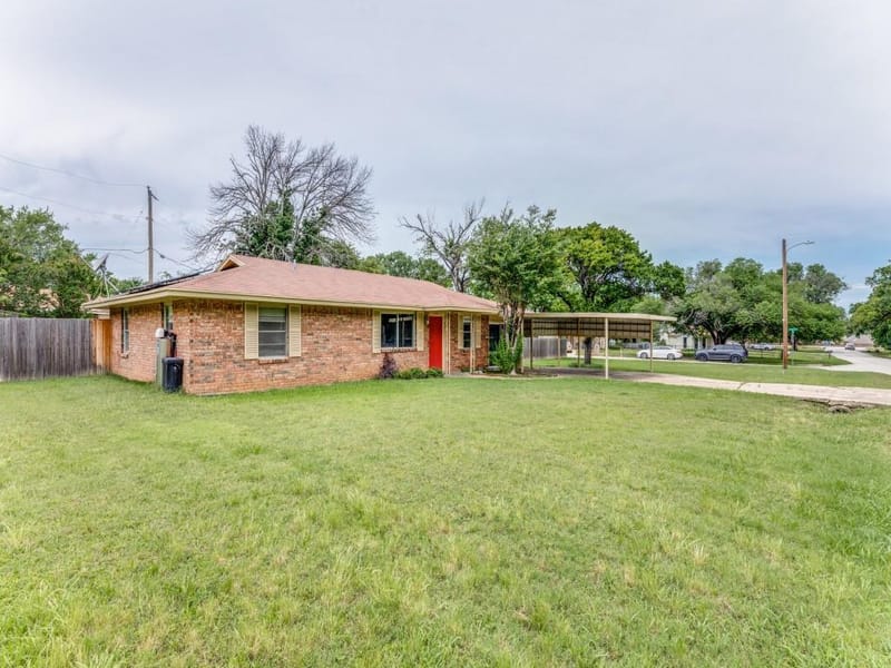 325 Walnut Avenue, Azle TX 76020 - Photo 2