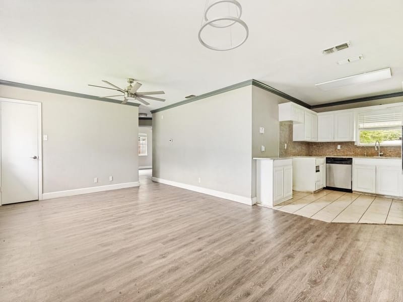 325 Walnut Avenue, Azle TX 76020 - Photo 7