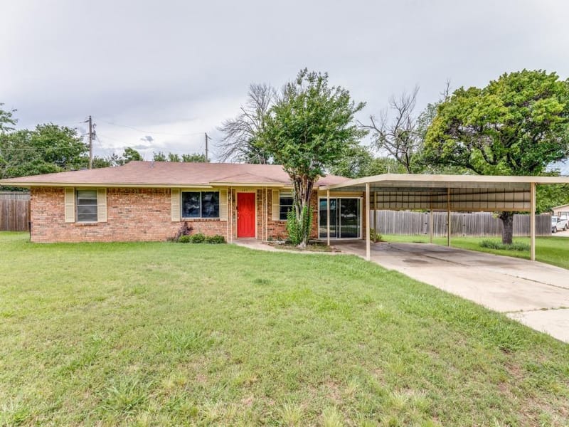 325 Walnut Avenue, Azle TX 76020