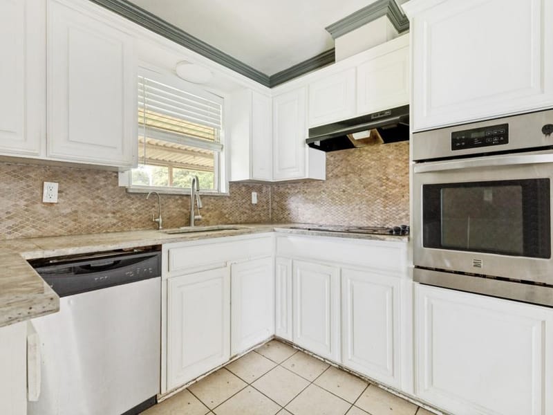 325 Walnut Avenue, Azle TX 76020 - Photo 9