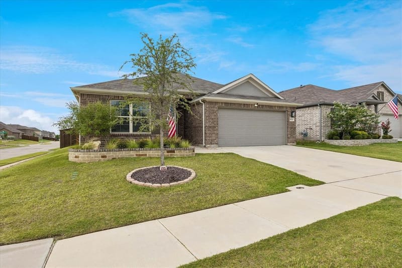 8924 Flying Eagle Lane, Fort Worth TX 76131 - Photo 3