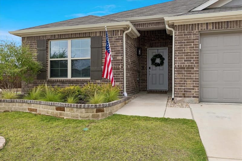 8924 Flying Eagle Lane, Fort Worth TX 76131 - Photo 4