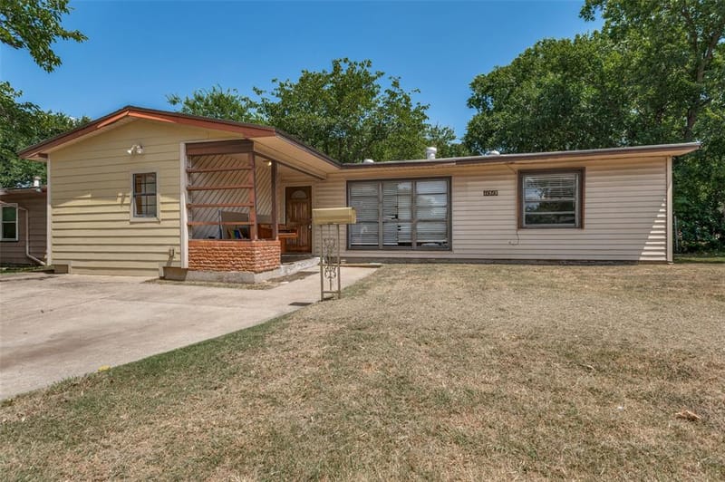 11515 Abston Lane, Dallas TX 75218 - Photo 2