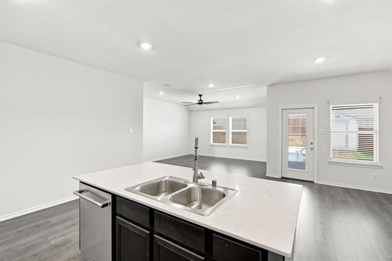 1100 Canterbury Lane, Ennis TX 75119 - Photo 13