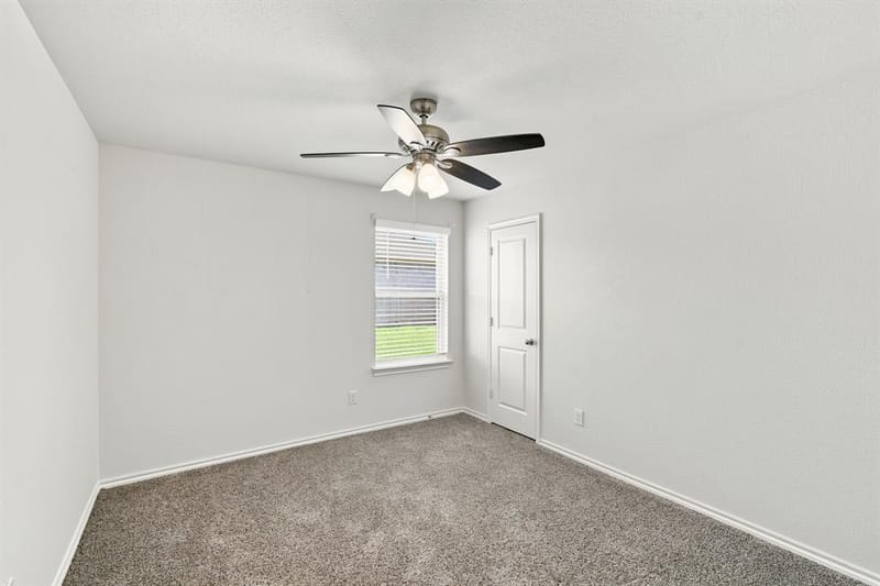 1100 Canterbury Lane, Ennis TX 75119 - Photo 17