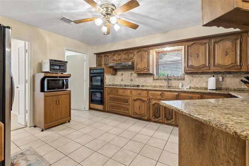 2829 Teakwood Lane, Plano TX 75075 - Photo 7