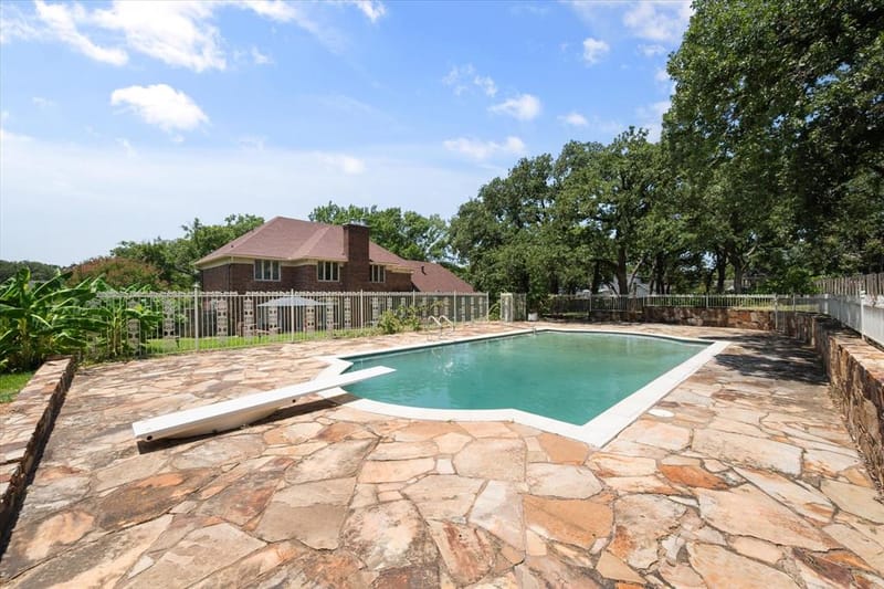 2520 Norwood Drive, Hurst TX 76054 - Photo 23