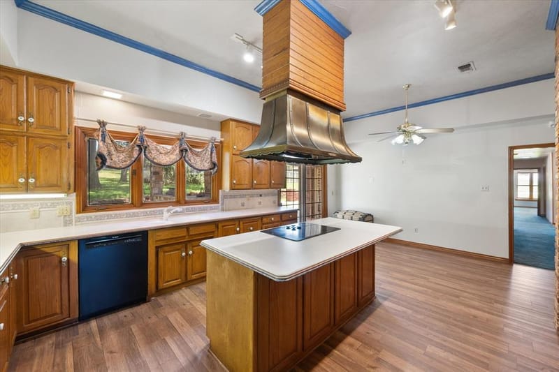 2520 Norwood Drive, Hurst TX 76054 - Photo 7