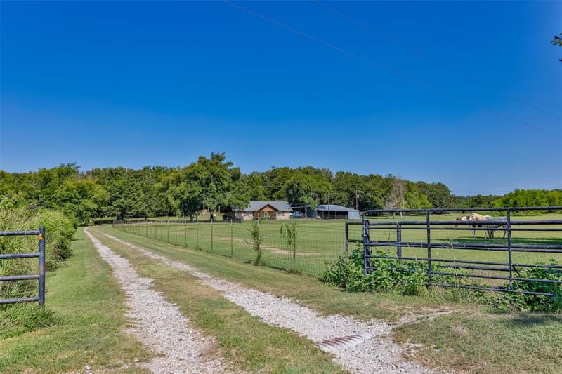 671 County Road 163, Gainesville TX 76240 - Photo 5
