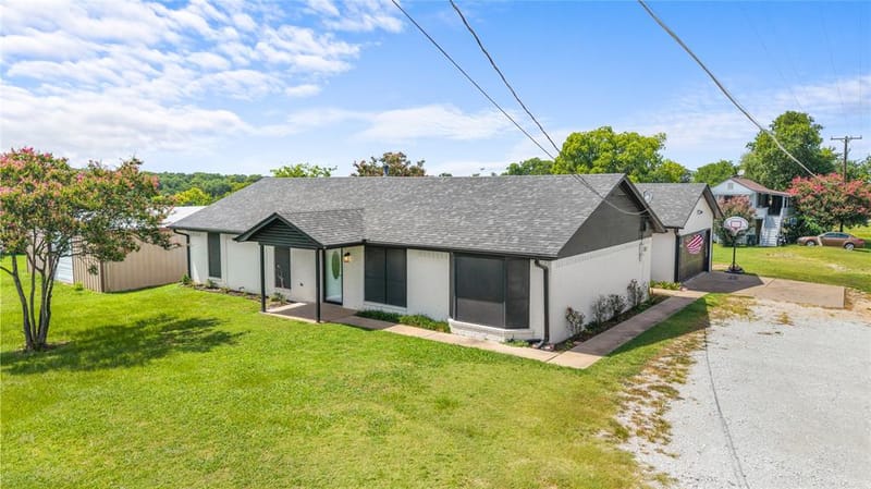 1939 E Texas Street, Denison TX 75021 - Photo 3