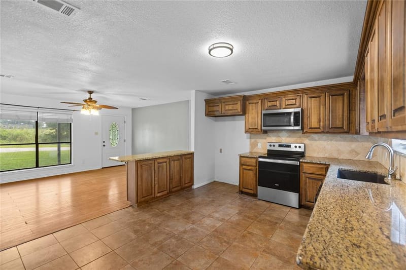 1939 E Texas Street, Denison TX 75021 - Photo 8