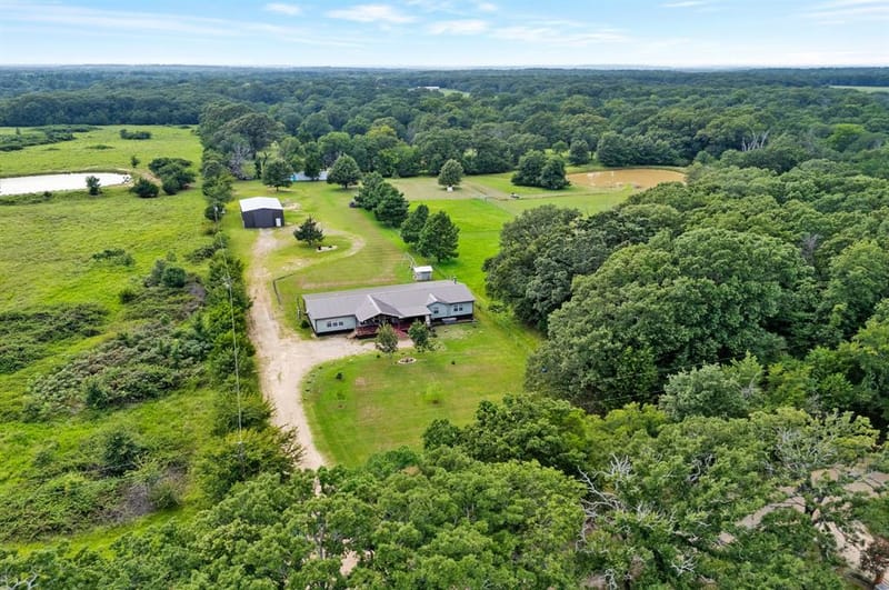 923 County Road 2415, Honey Grove TX 75446 - Photo 34