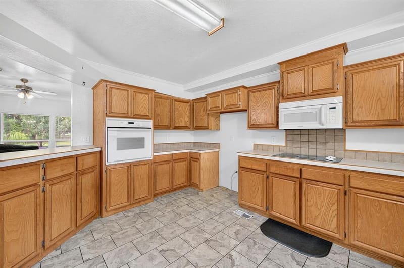 923 County Road 2415, Honey Grove TX 75446 - Photo 18