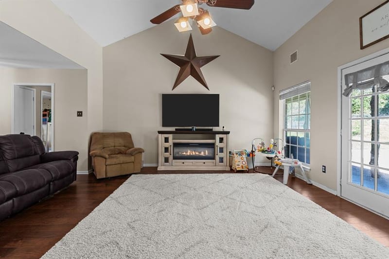 156 Private Road 3626, Springtown TX 76082 - Photo 6