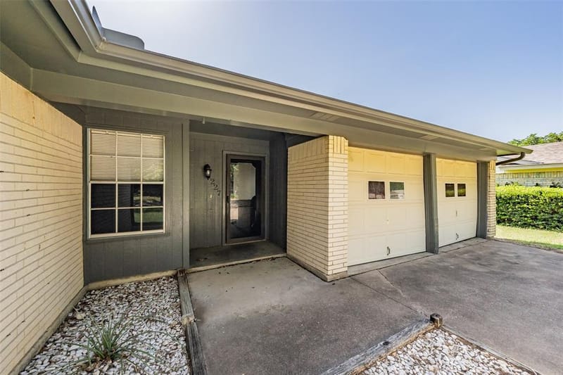 1227 Willowwood Drive, Cleburne TX 76033 - Photo 3