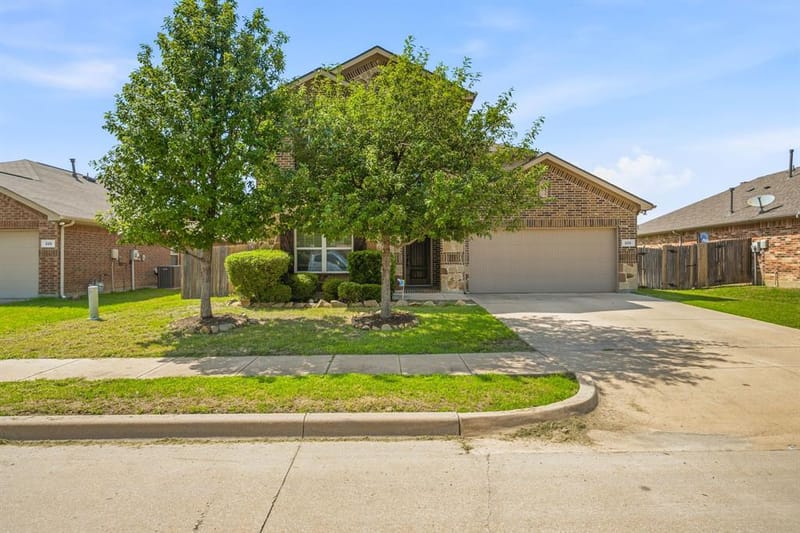 229 Pin Cushion Trail, Burleson TX 76028 - Photo 3