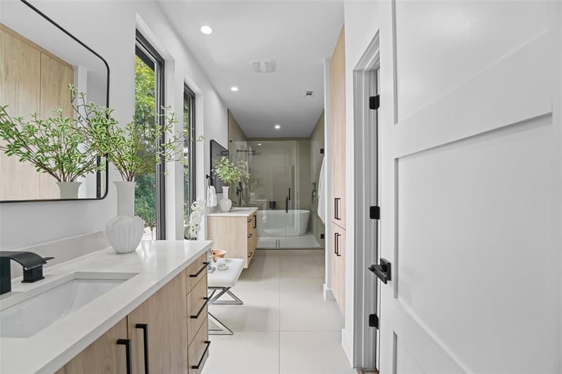 2304 Hondo, Dallas TX 75219 - Photo 23