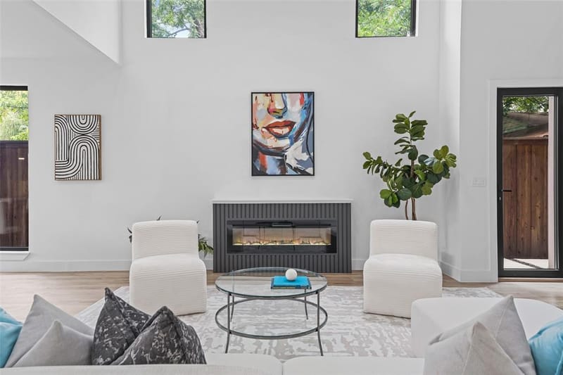 2304 Hondo, Dallas TX 75219 - Photo 2