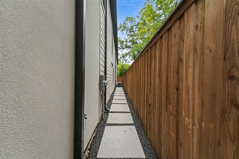 2304 Hondo, Dallas TX 75219 - Photo 36